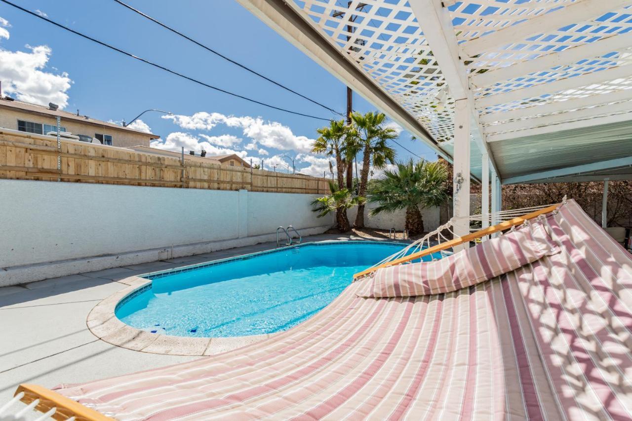 Spacious 5-Bedroom Retreat With Pool Minutes From The Las Vegas Strip Exterior foto