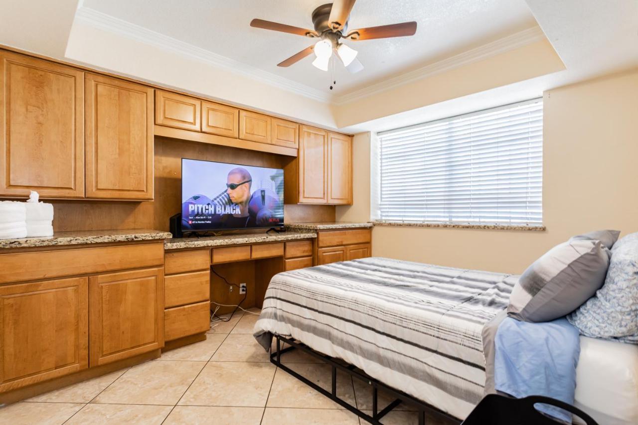 Spacious 5-Bedroom Retreat With Pool Minutes From The Las Vegas Strip Exterior foto