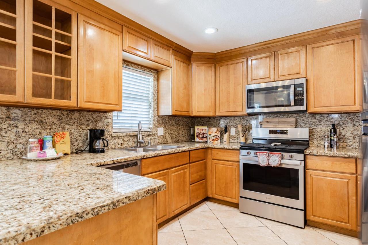 Spacious 5-Bedroom Retreat With Pool Minutes From The Las Vegas Strip Exterior foto
