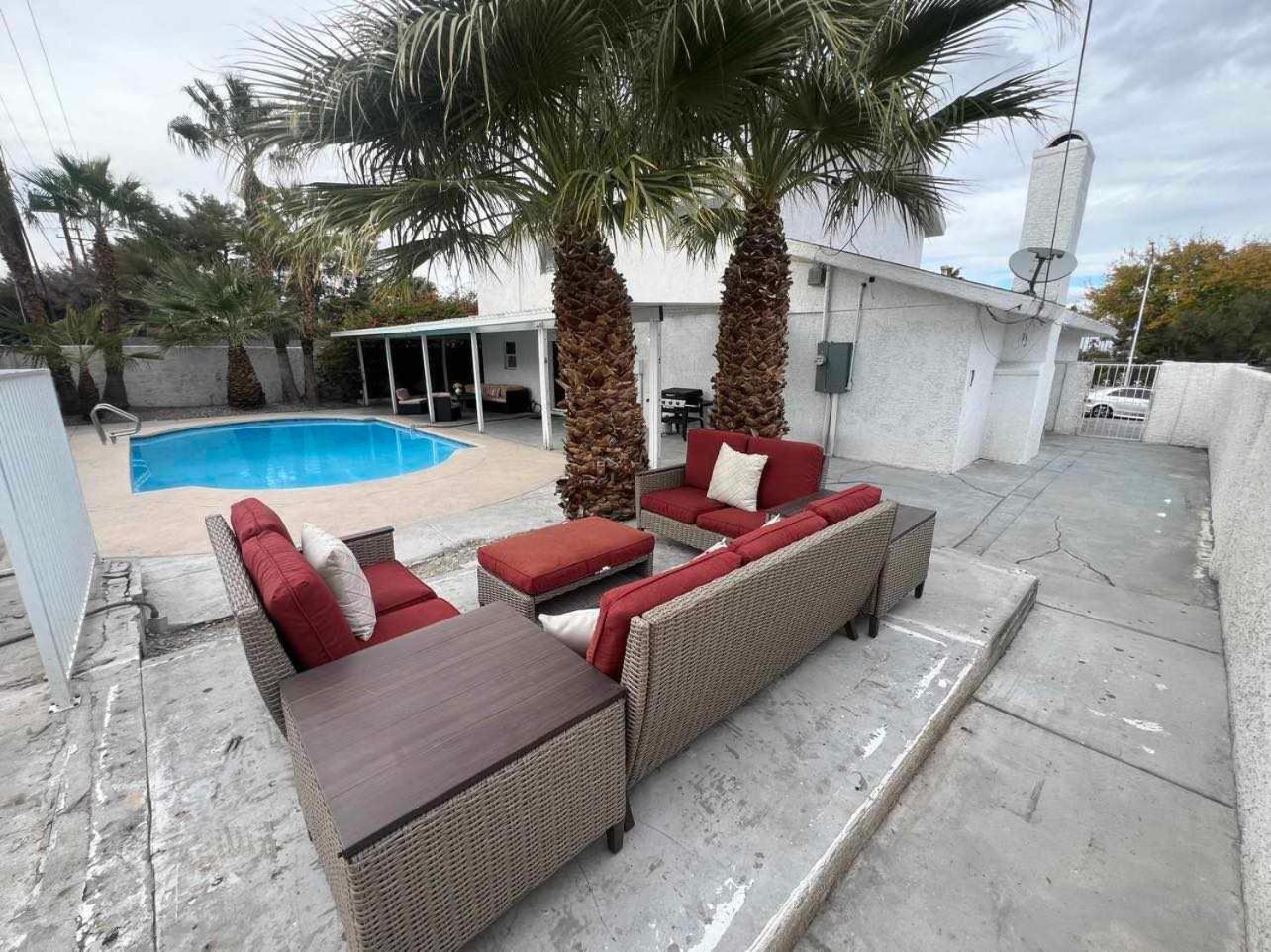 Spacious 5-Bedroom Retreat With Pool Minutes From The Las Vegas Strip Exterior foto